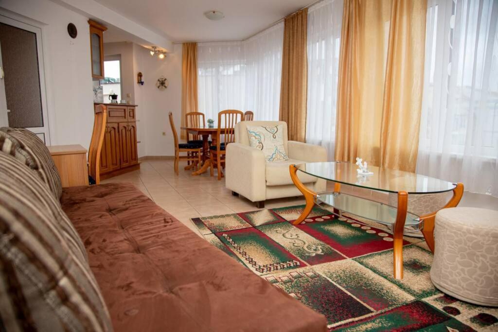 Convenient 1-Bedroom Flat Next To Harmanite Beach Созополь Экстерьер фото