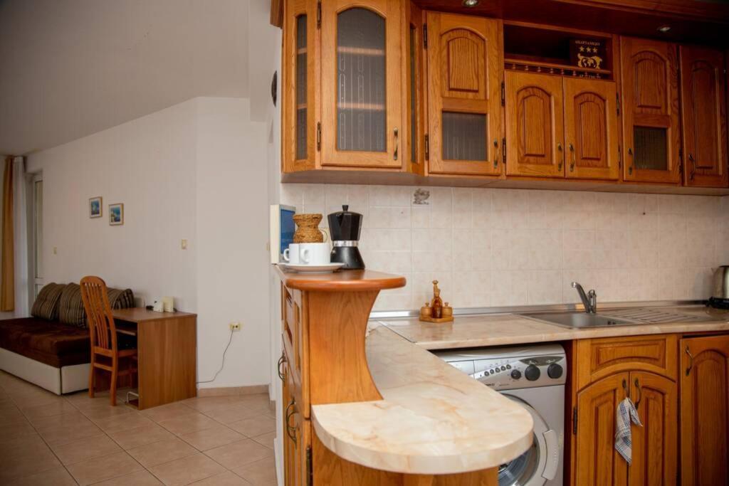 Convenient 1-Bedroom Flat Next To Harmanite Beach Созополь Экстерьер фото